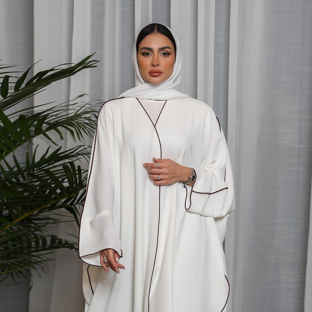 Elegant White Patchwork Plus-Size Abaya Robe