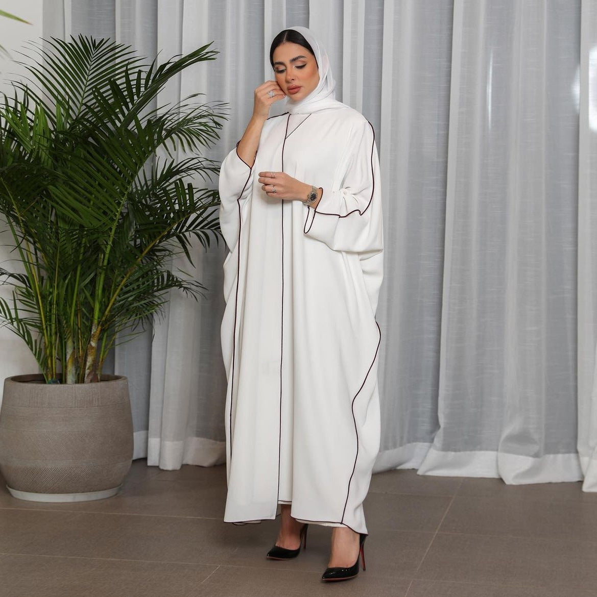Elegant White Patchwork Plus-Size Abaya Robe