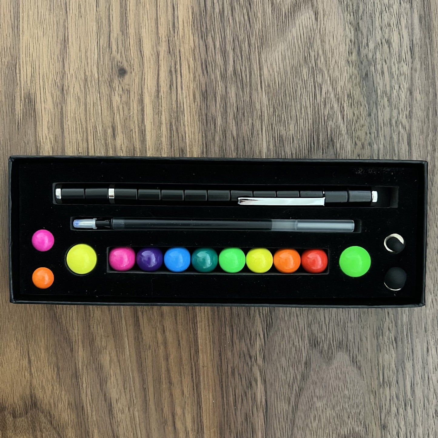 Two-Color Model Magnet Pen Color Ball Magnetic Pen Decompression Pen Magnetic Pole Decompression Pen Game Children's Toys