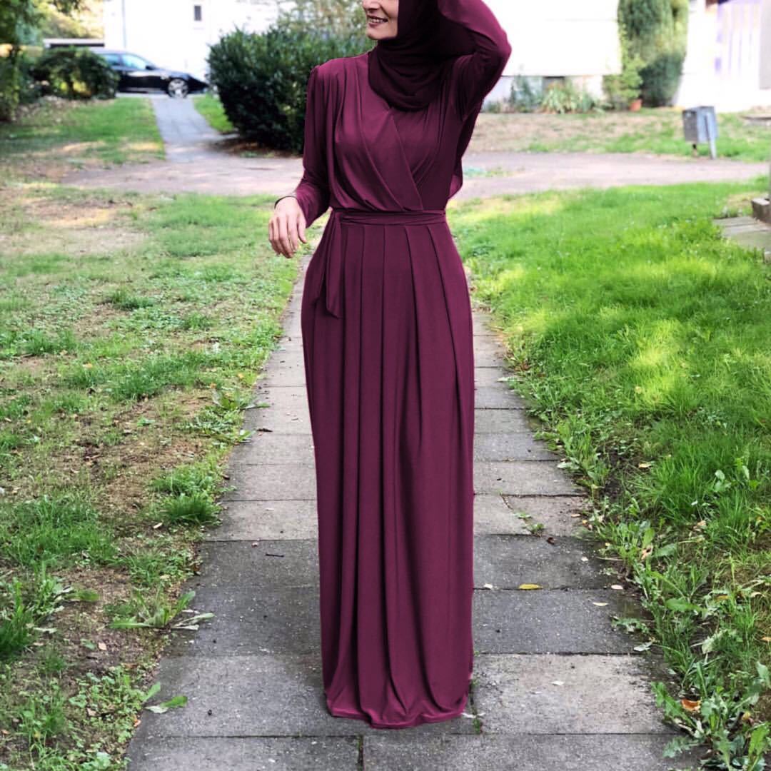 Elegant V-Neck Floor-Length Abaya Dress with Folds