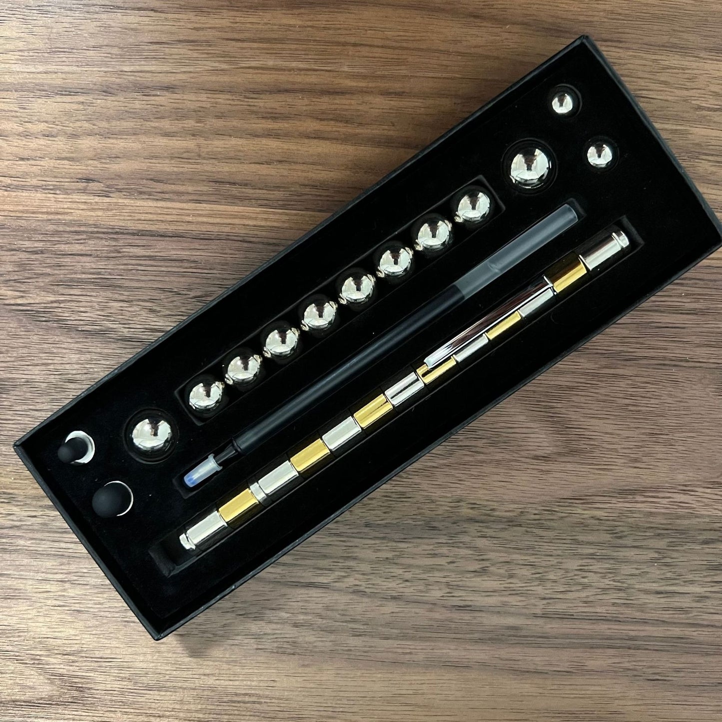 Two-Color Model Magnet Pen Color Ball Magnetic Pen Decompression Pen Magnetic Pole Decompression Pen Game Children's Toys