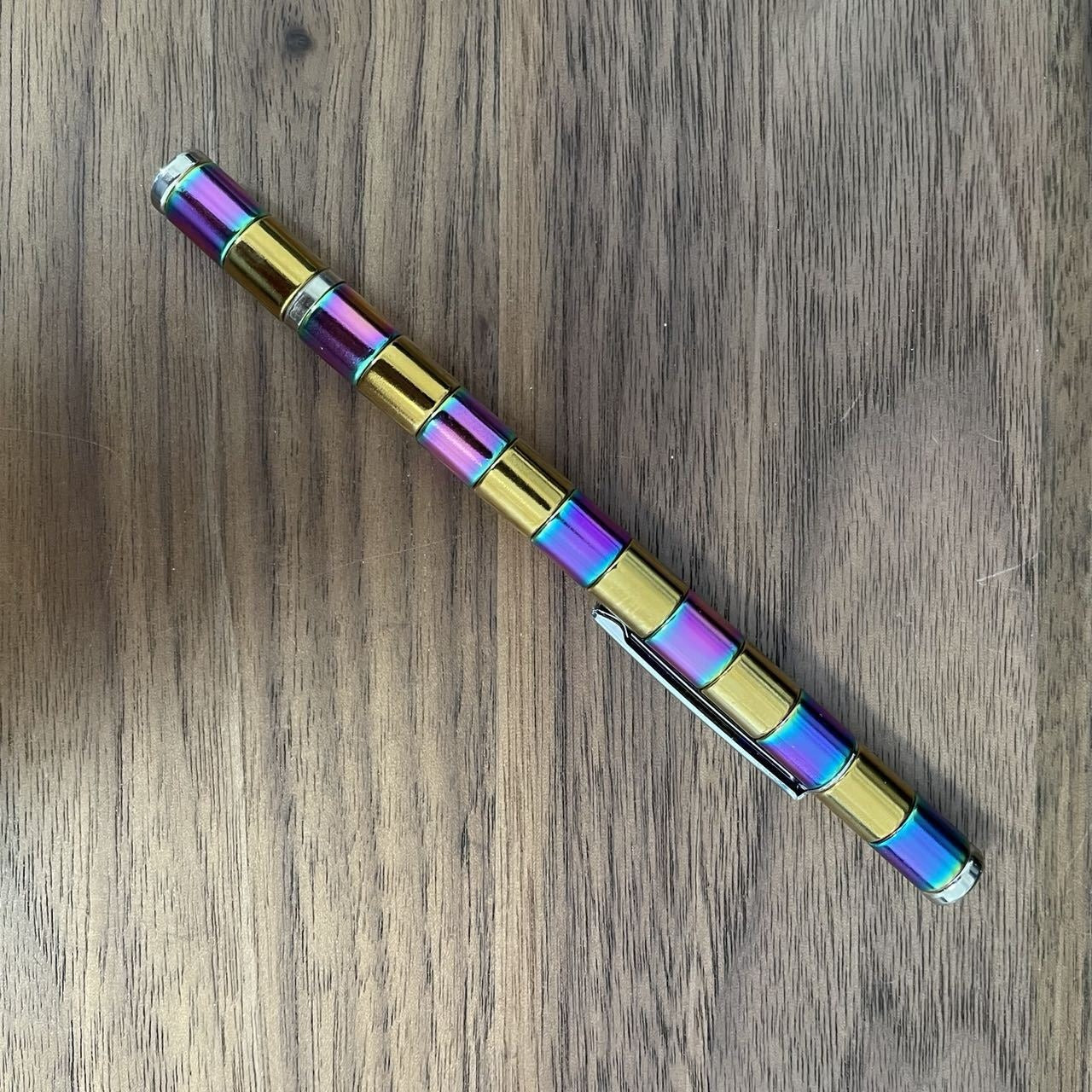 Two-Color Model Magnet Pen Color Ball Magnetic Pen Decompression Pen Magnetic Pole Decompression Pen Game Children's Toys