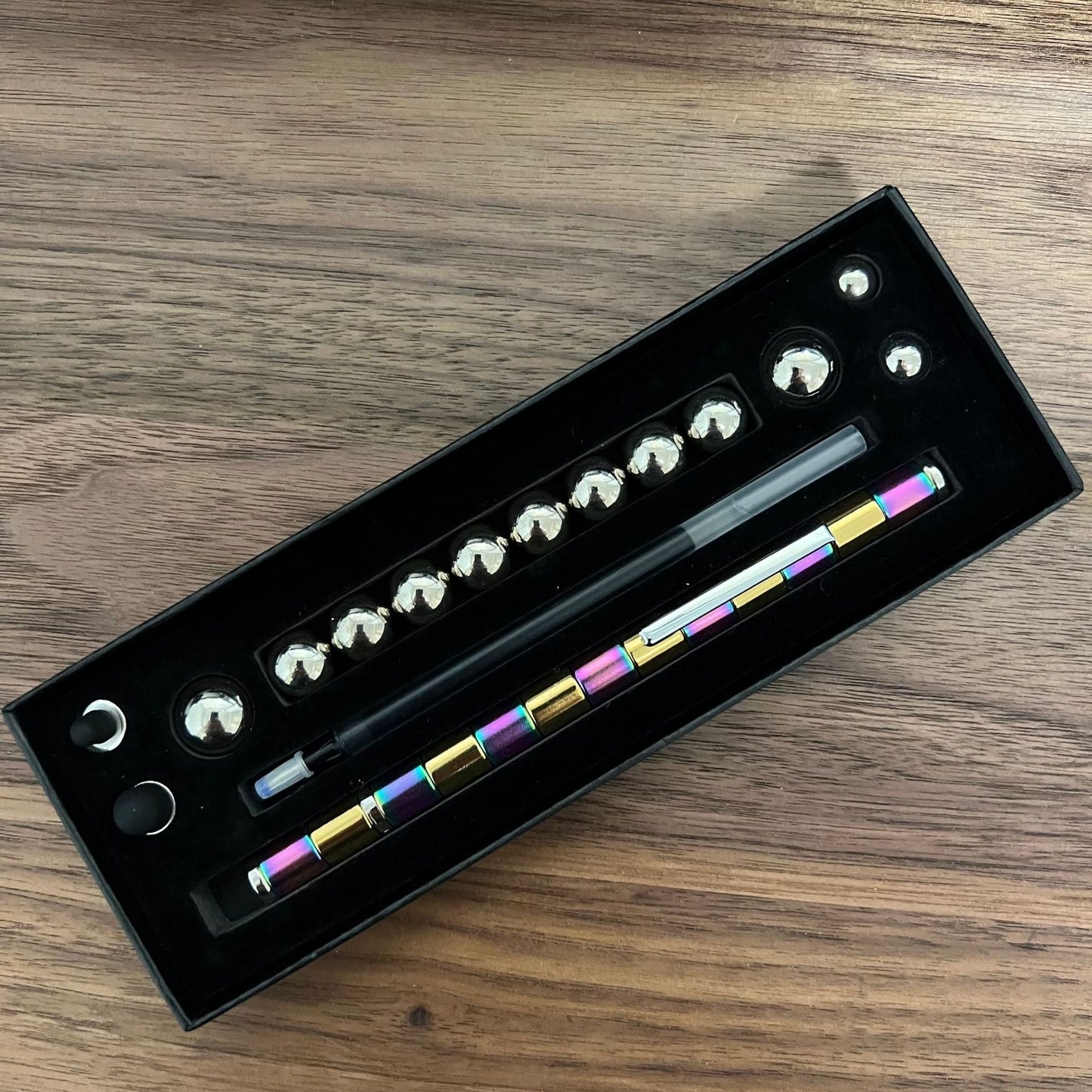 Two-Color Model Magnet Pen Color Ball Magnetic Pen Decompression Pen Magnetic Pole Decompression Pen Game Children's Toys